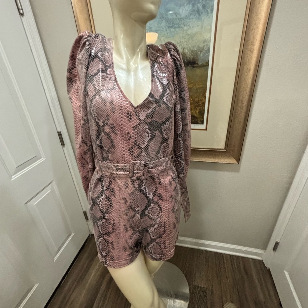 THE ANDAMANE Cara Belted Snake Print Playsuit pink Sz. XS